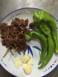 美味的炒皮挑菌做法图解1)