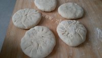 美味的烫面芹菜馅饼做法图解10)