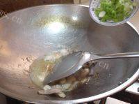 家常菜青红椒炒肉做法图解6)