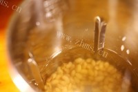 爽口暖胃的醇美土黄豆磨盘豆浆做法图解8)