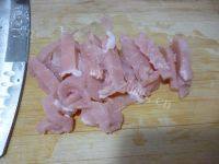 家常菜蒜薹炒肉做法图解2)