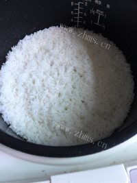 美味的萝卜干炒饭做法图解1)