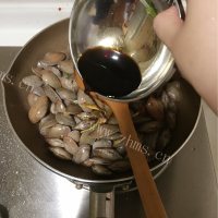 美味的爆炒花甲做法图解7)