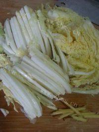 家常菜五花肉炒白菜做法图解3)