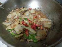 鲜美的土豆炒肉做法图解14)
