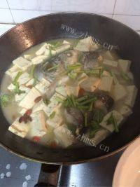营养丰富的鲢鱼炖豆腐