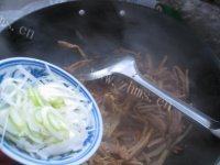 家常黄花菜炒肉做法图解12)