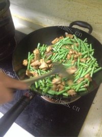 家常豆角炒肉做法图解7)