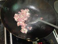 好滋味木耳蒜香肉片做法图解3)