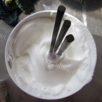 常吃不腻的电饭锅蛋糕做法图解4)