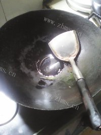 美味葱香苦瓜炒肉做法图解1)