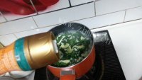 美味的鸡蛋菠菜汤做法图解7)