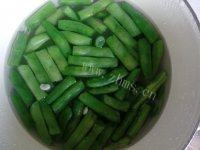 自己做的四季豆炒肉做法图解3)