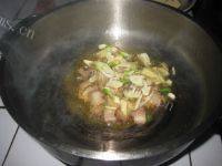 简易的冻豆腐炖白菜做法图解7)