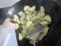 家常菜西葫芦炒肉片做法图解6)