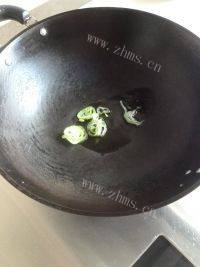 美味的西红柿疙瘩汤做法图解3)