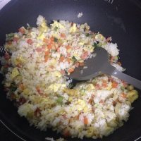 美味五彩扬州炒饭做法图解8)