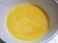 色香味俱全的菠萝炒饭做法图解2)