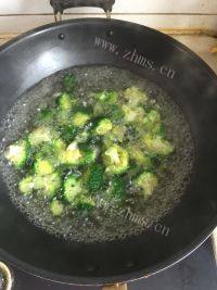 家常菜素炒西兰花做法图解1)