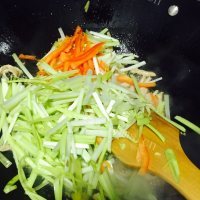 好吃的韭黄肉丝做法图解9)