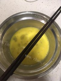 香脆可口的韭黄炒鸡蛋做法图解2)