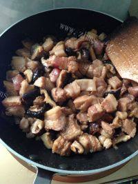 美味的闽南风味肉粽做法图解6)