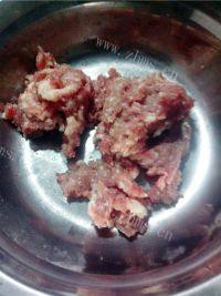 家常菜香辣肉末烧豆腐做法图解2)