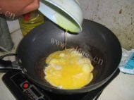 简单的长豆角炒鸡蛋的做法图解三