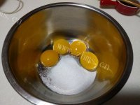 波点蛋糕卷做法图解3)