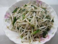 家常菜绿豆芽炒韭菜