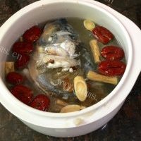 美味炖鱼头汤的做法图解七