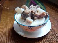 美味的排骨山药汤