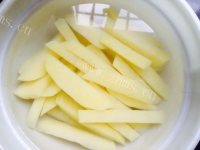 美味的咸蛋黄焗土豆做法图解5)