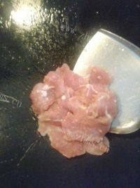 家常菜西兰花炒肉片做法图解5)