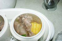 健康美食玉米排骨汤的做法图解五