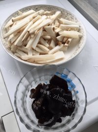 家常菜杏鲍菇肉丝做法图解1)