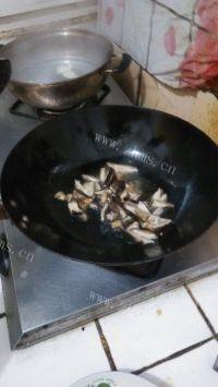 家常菜上海青炒香菇做法图解8)