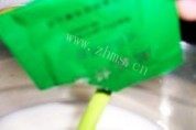 草莓酸奶做法图解2)