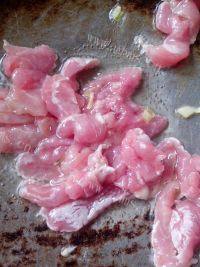 美味的萝卜豆腐汤做法图解1)