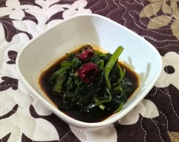 可口的凉拌芹菜叶
