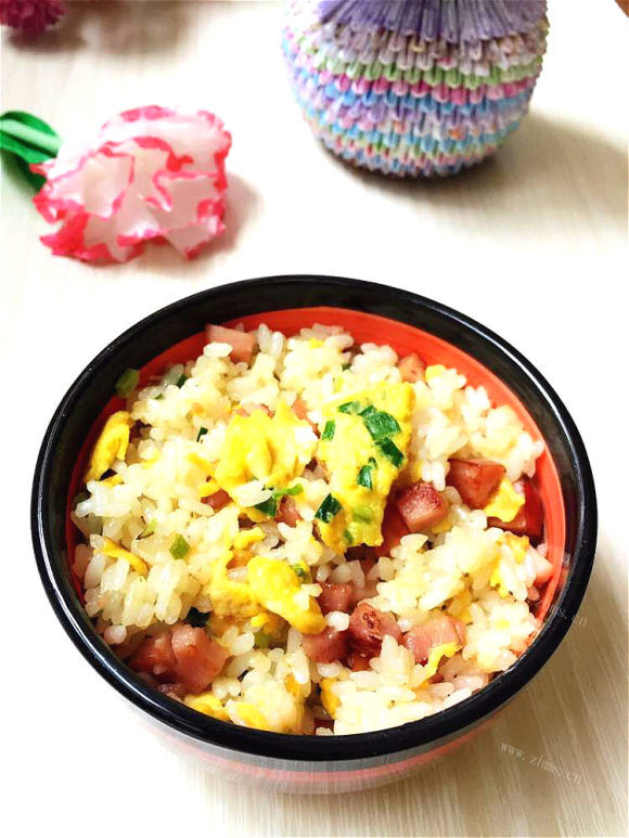 回味无穷的火腿蛋炒饭
