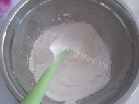 色香味俱全的蛋白糖做法图解4)