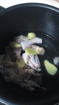 鲜香生姜煲鸡汤做法图解5)