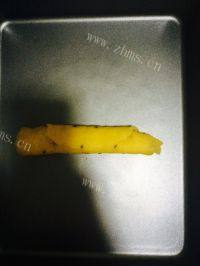 自制黑芝麻鸡蛋卷做法图解14)