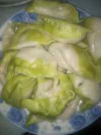 美味营养的双色饺子