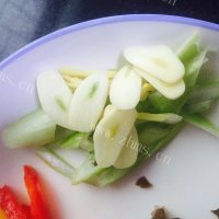 香飘十里的红烧土豆做法图解2)