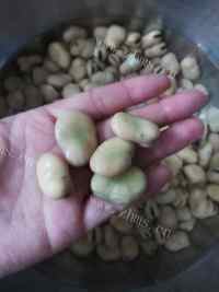 下酒菜五香蚕豆做法图解2)