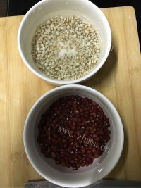 美味的红豆薏米糊做法图解1)