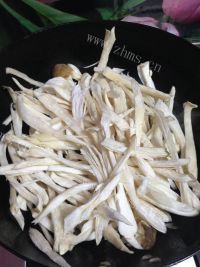 营养丰富的干煸杏鲍菇做法图解4)