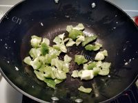 简单菜青椒炒鸡蛋做法图解5)
